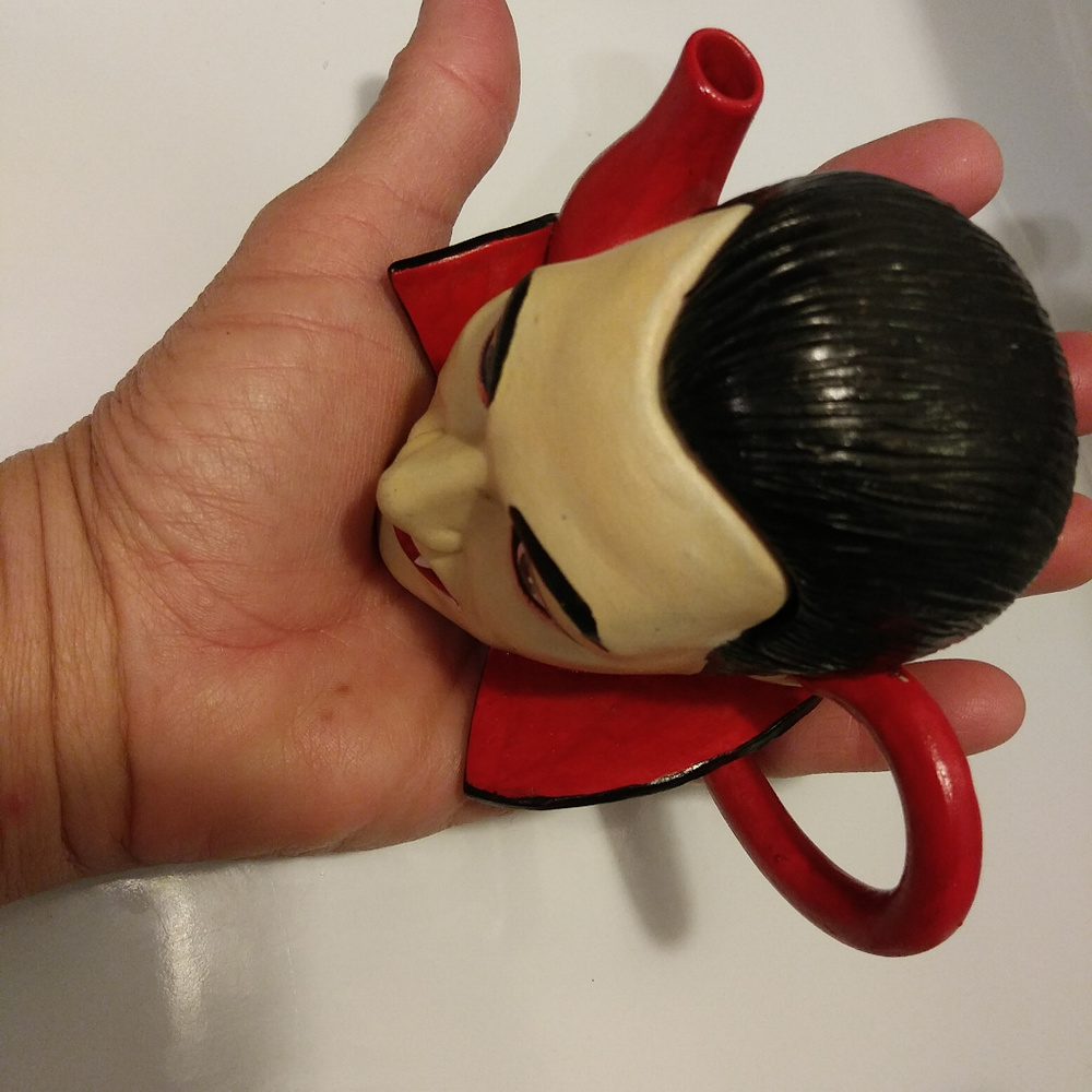 Vampire Tiny Teapot - Picture 2 of 4